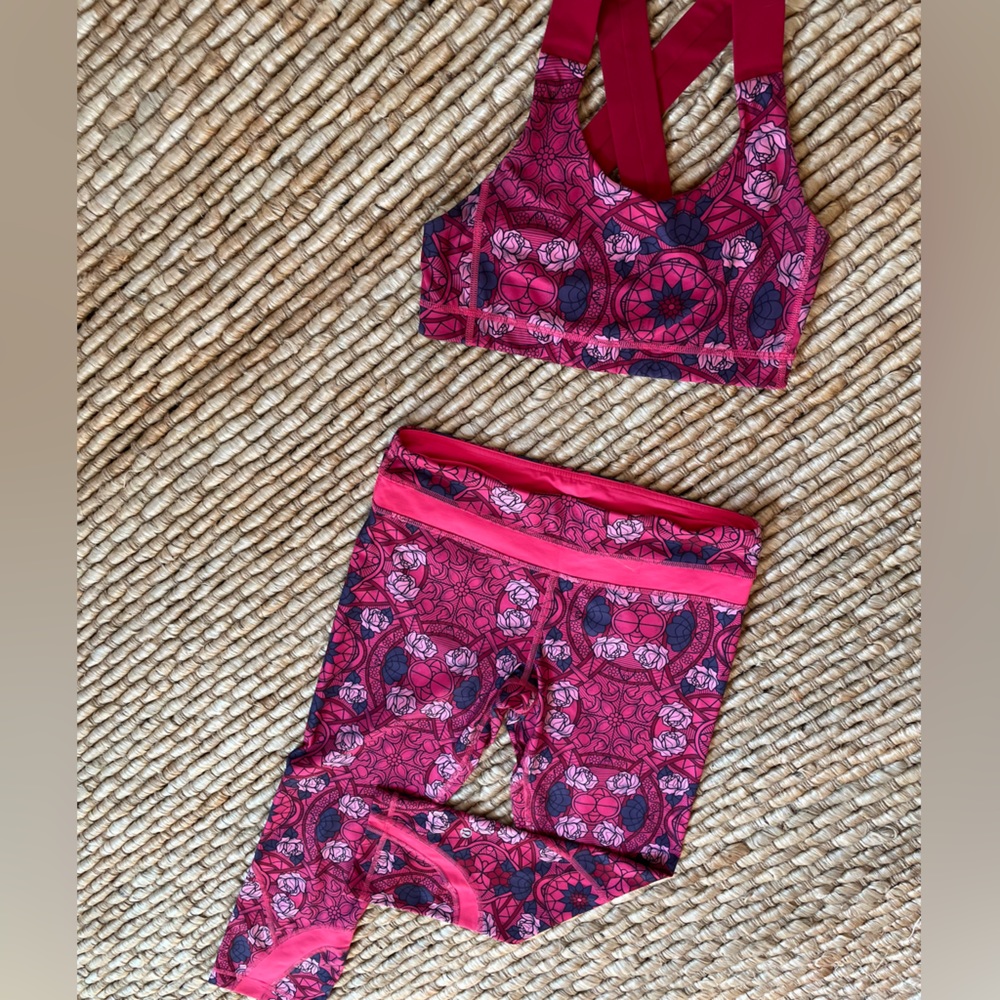 Lululemon Cropped Capri and Bra set - size 6